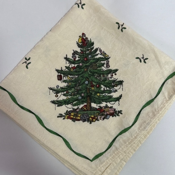 Spode Christmas Tree Santa On Top 19x18 Cloth Napkins Set of 4 - Picture 4 of 11
